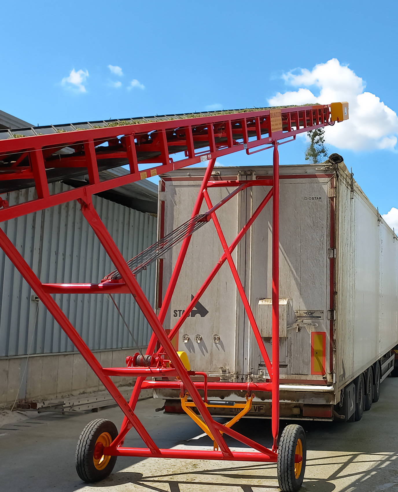 Belt conveyor discharge solution 3