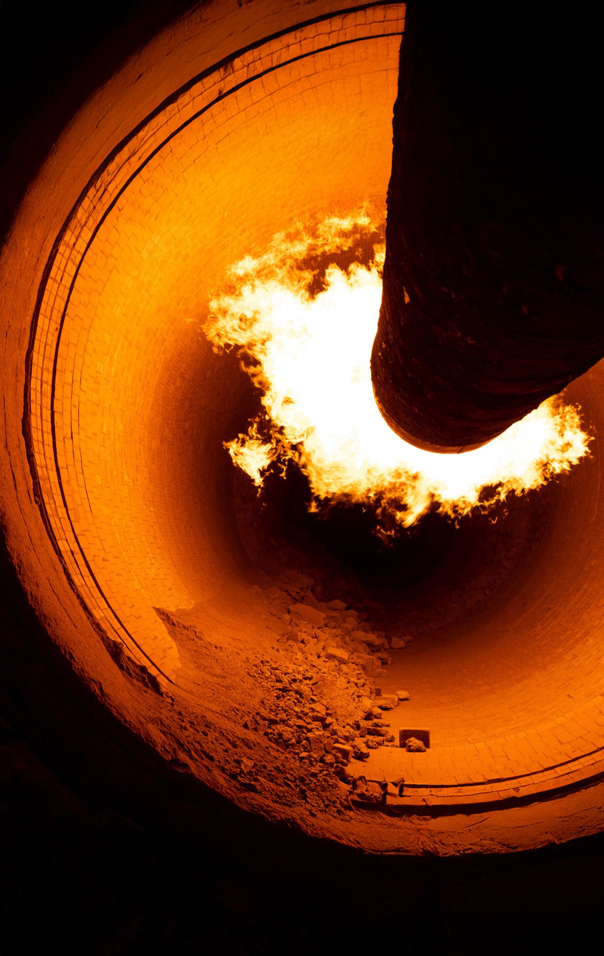 Cement kiln flame using SRF as alternative fuel for clinker production