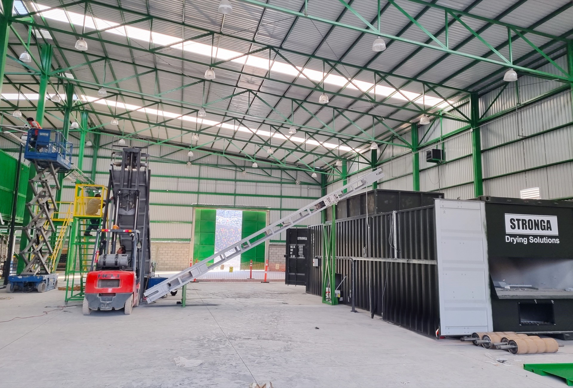 Stronga FlowDrya equipment on the packaging waste recycling site in Mexico City